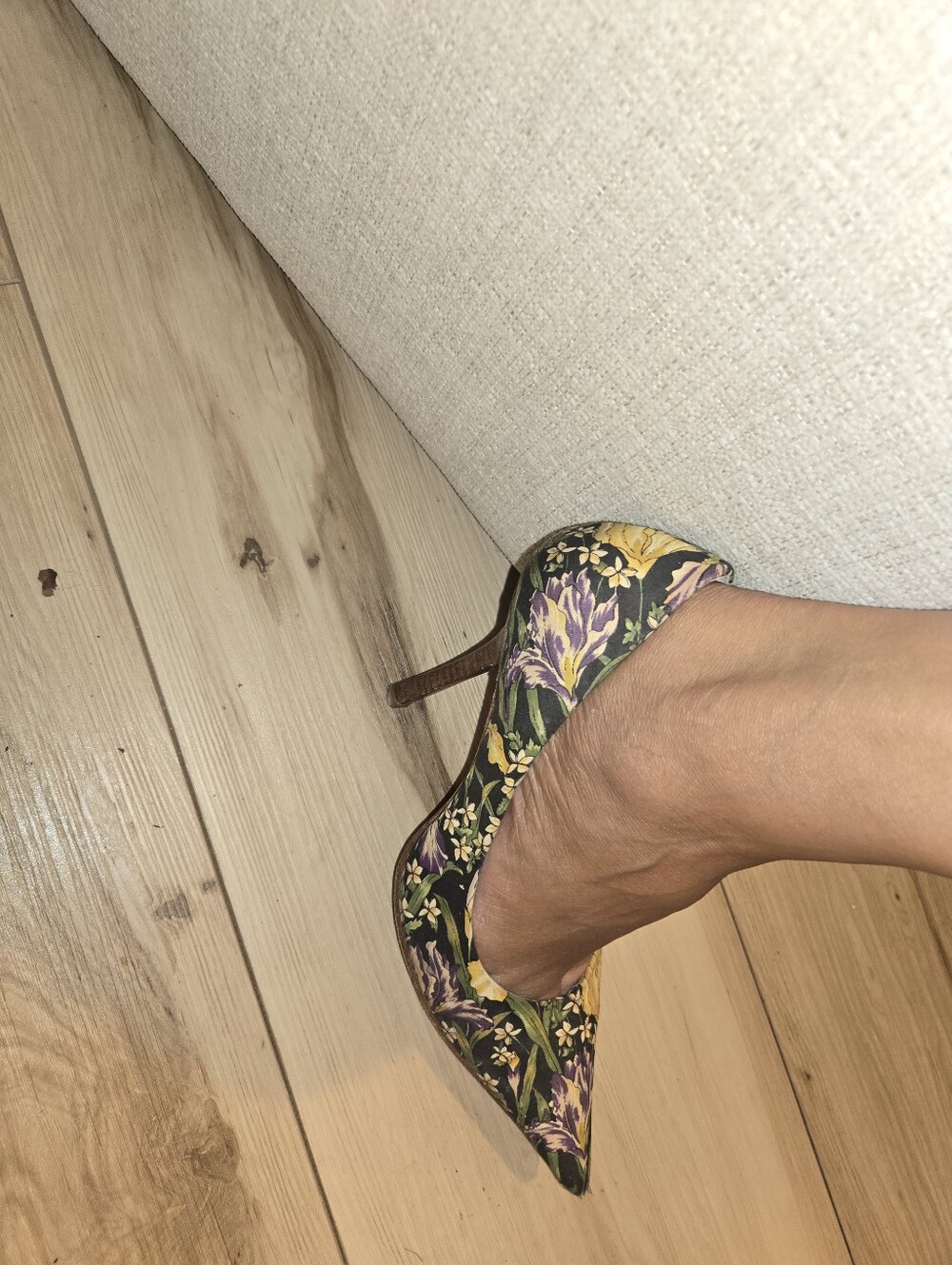 GUESS Floral Pointed-Toe Pumps in Multi-Color - Picture 6 of 6
